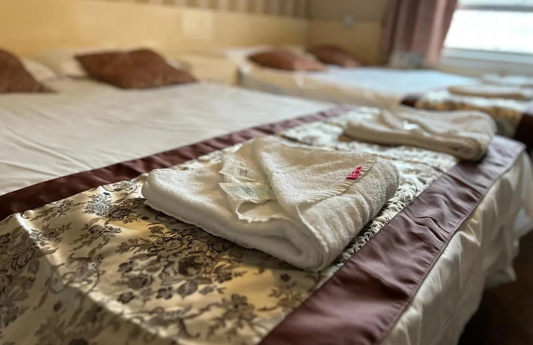 Earls Court Hotel-1